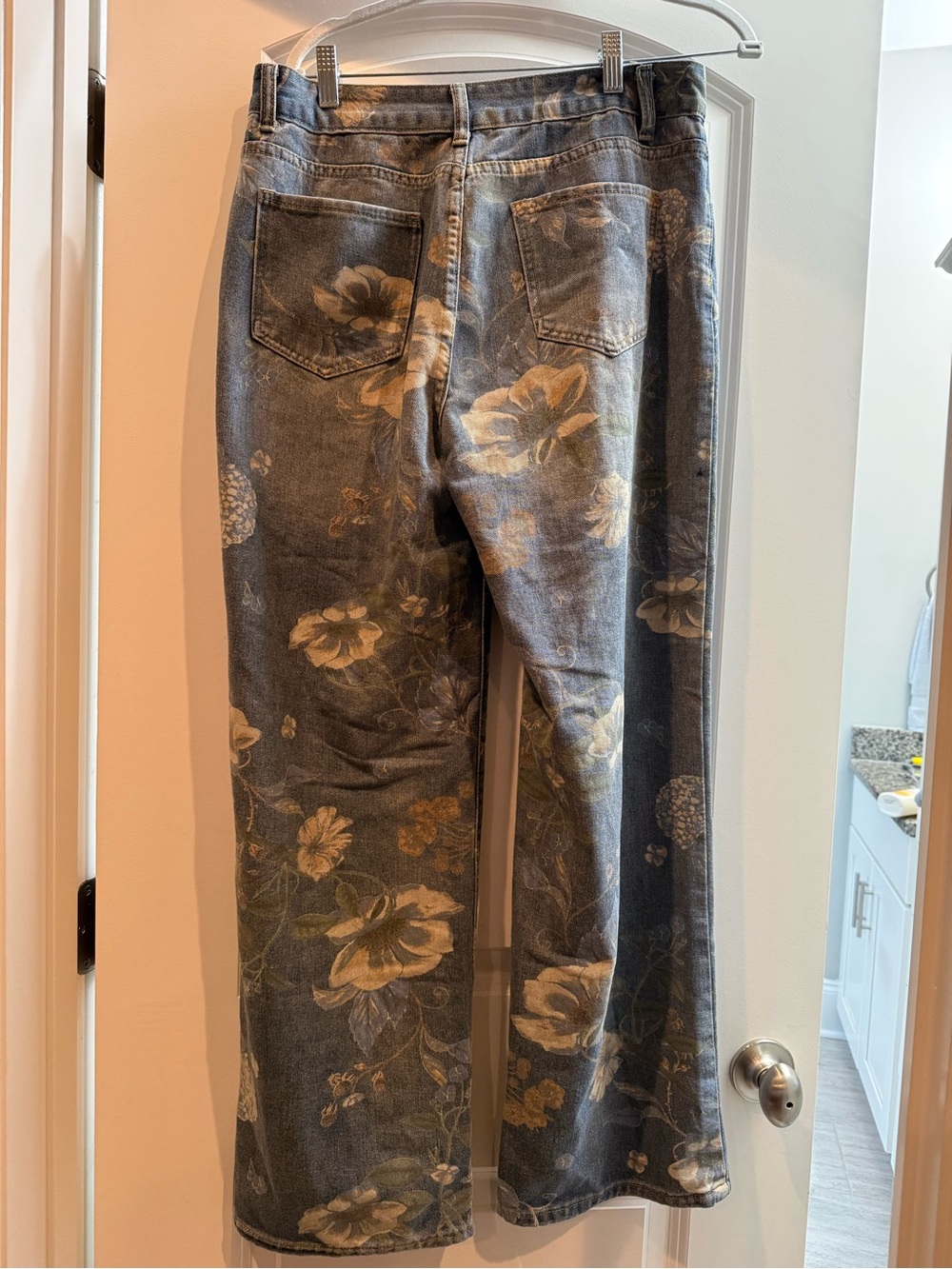 Floral Print Jeans - Picture 3 of 3